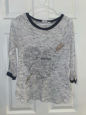 Cato White Heathered Long Sleeve Top with Navy Trim and Gold Graphic